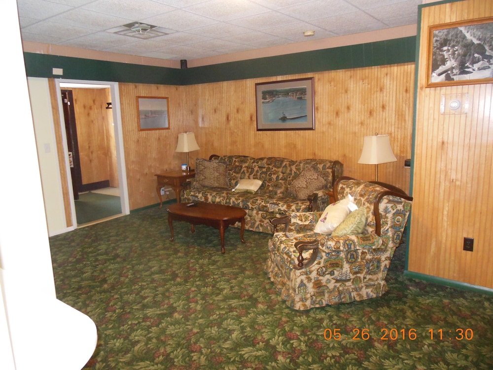 The Evergreen Motel