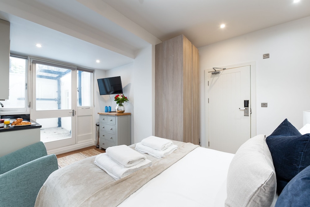 Bayswater by CAPITAL