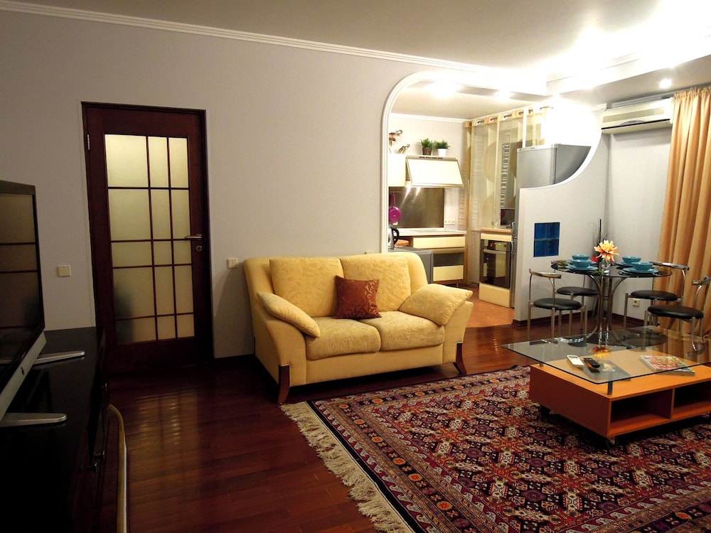 Lakshmi Apartment Ostozhenka
