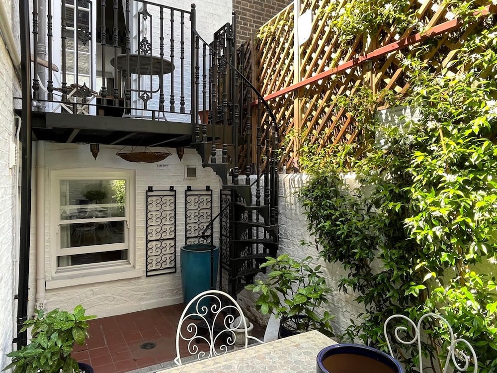 balcony
