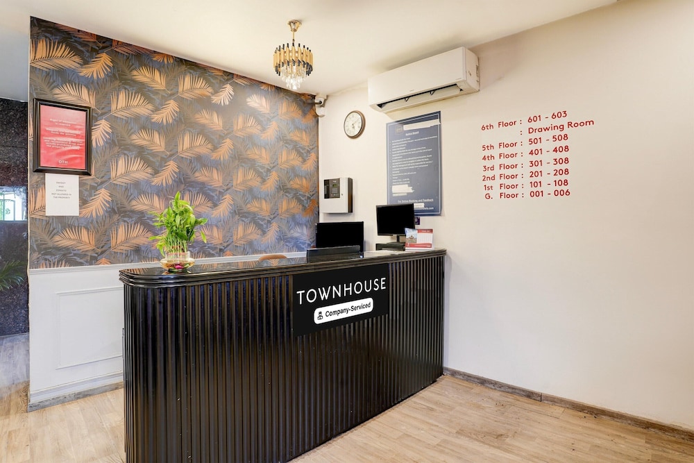 Cozy Stays Near Halasuru Metro Station