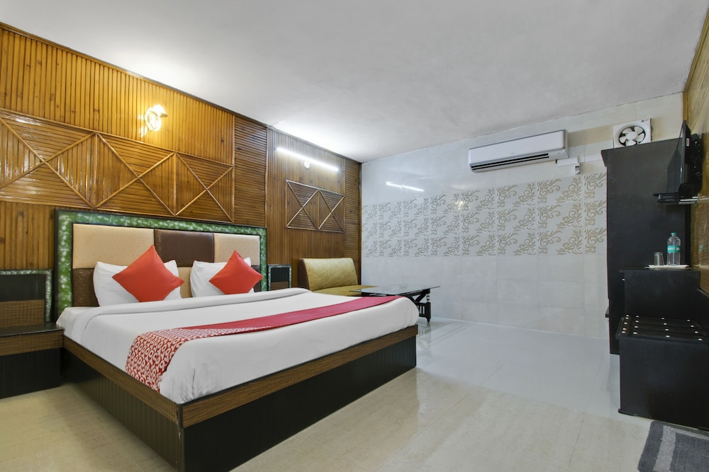 Capital O 11741 Hotel Nest