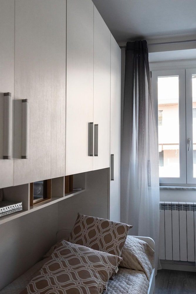 Zezio 44 in Como With 2 Bedrooms and 1 Bathrooms