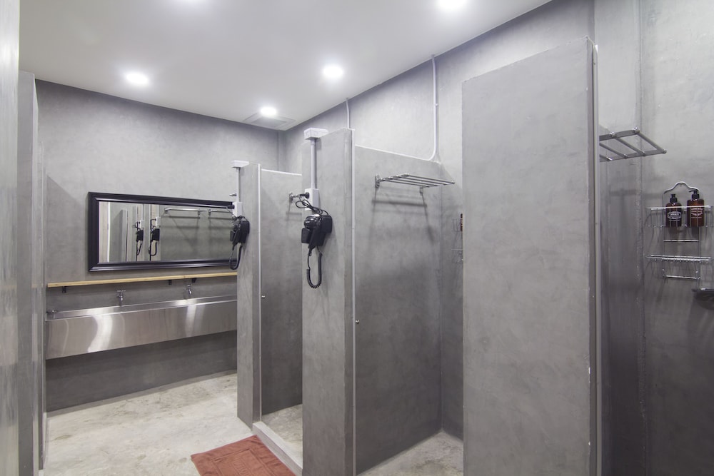 Nornyaowarat Hostel