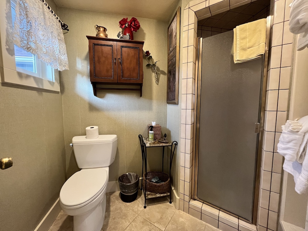 Ashland Vacations - Country Willows Inn and Estate - Property Image 13