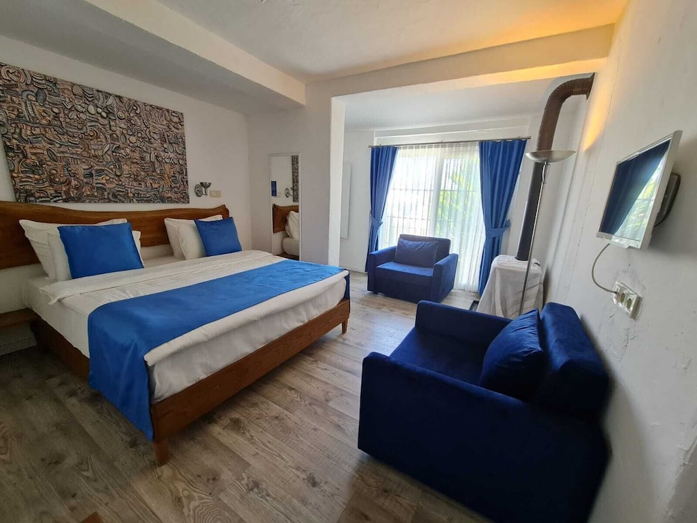 Alaçatı Otel Rebetiko - Image 38