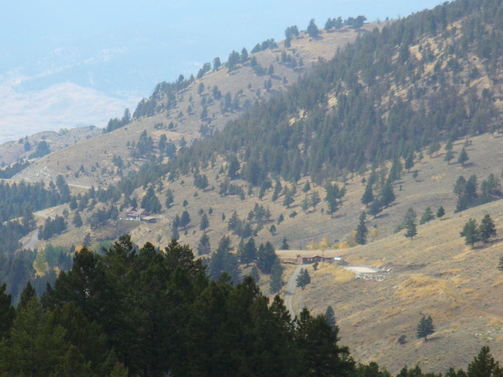 Yellowstone Mountain Cabins