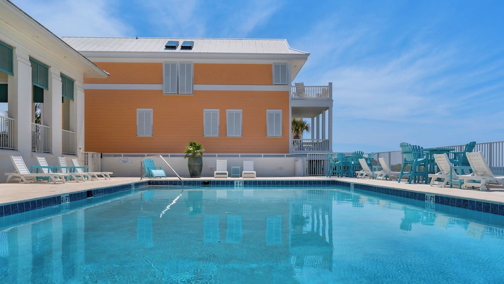 Lakefront Haven in Carillon Beach