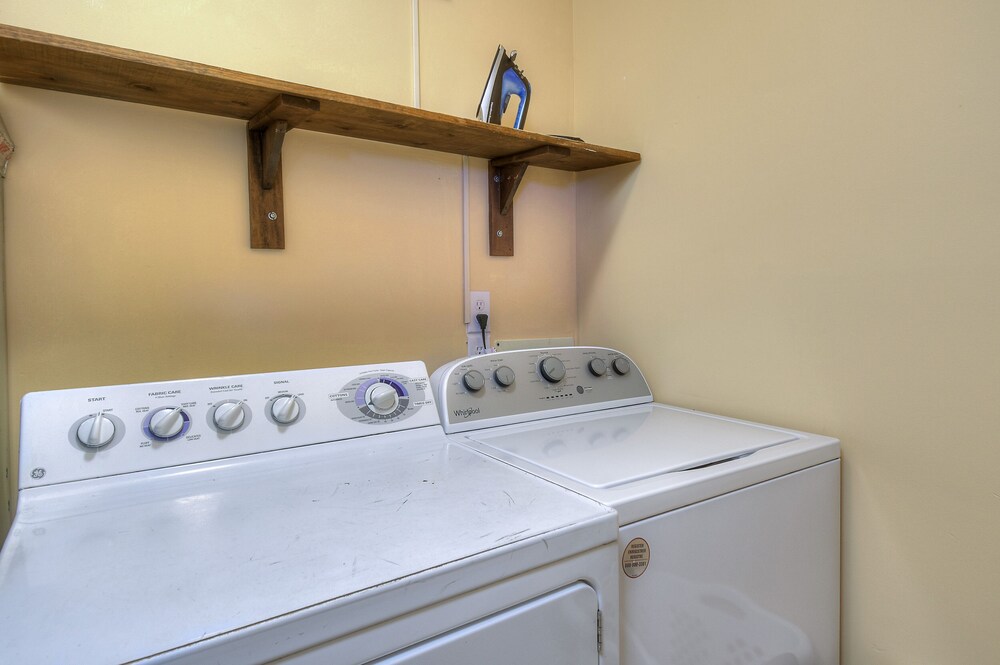 Cardinal Townhomes by Elliott Realty view 5