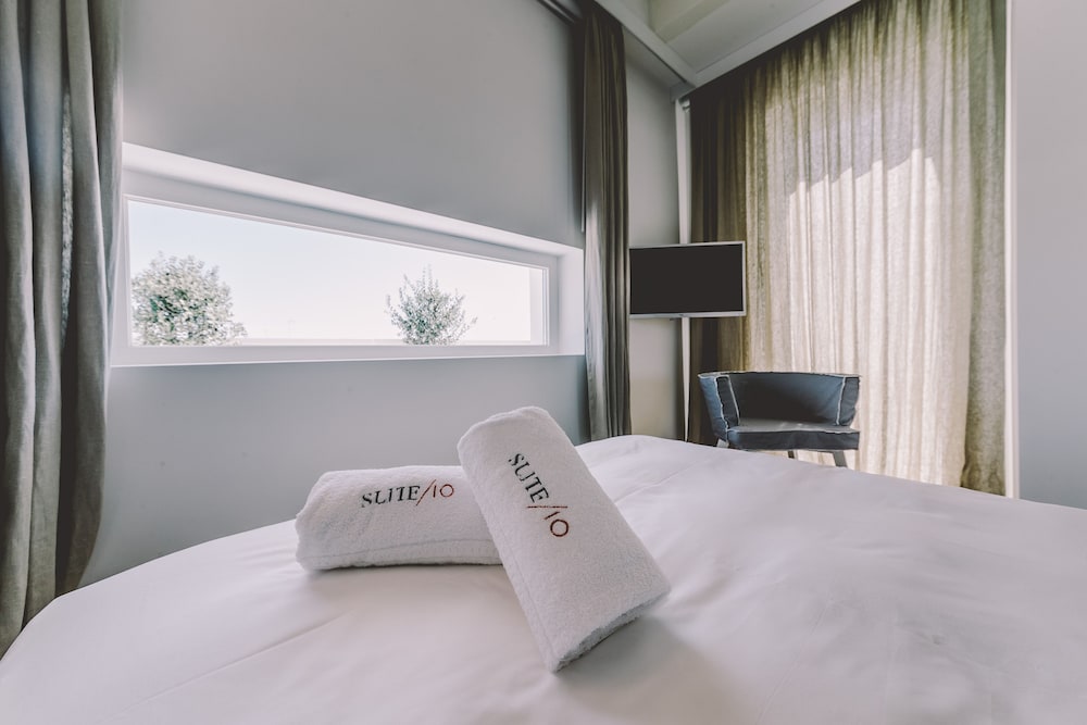 Suite 10
