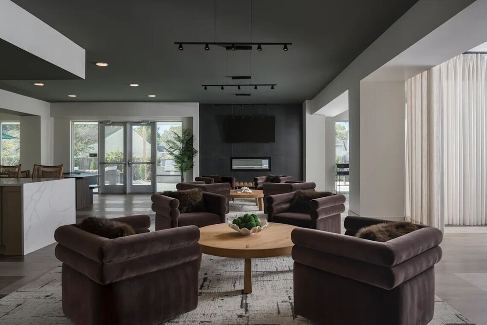 Landing Amazing 1bd, Clubhouse, Gym