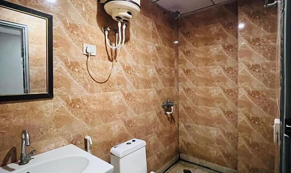Fabhotel Jaipahari Palace