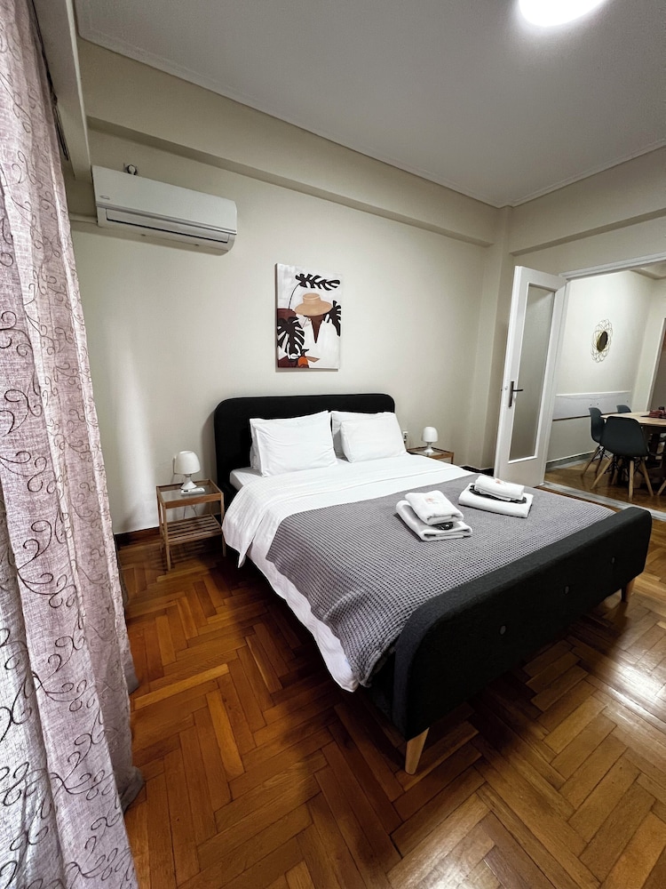 Pnyka Apartment 2