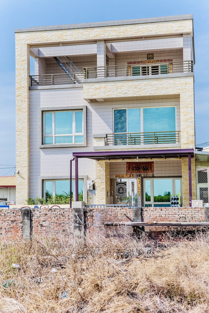 11 House