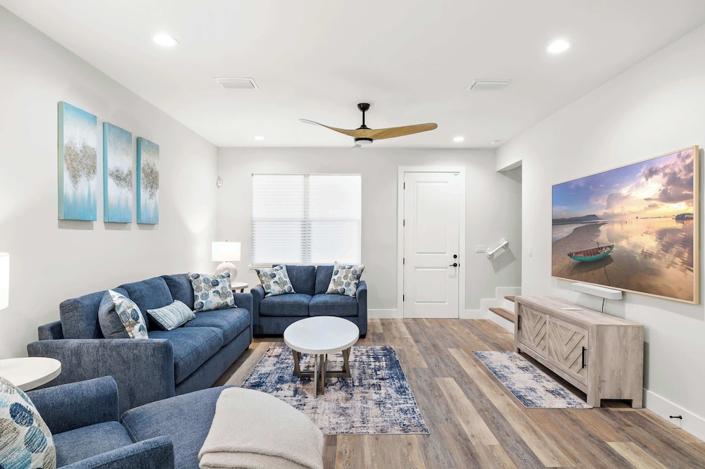 New Build in Old West 3 Bed, 2 Bath Family Rental