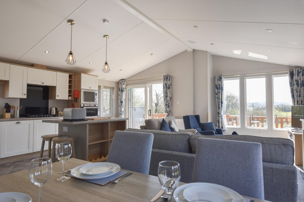 Poppy Lodge Perfect for Bird Watching Stargazing view 4