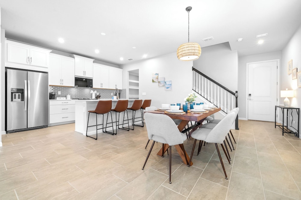 Waterview Luxury Retreat for 12!