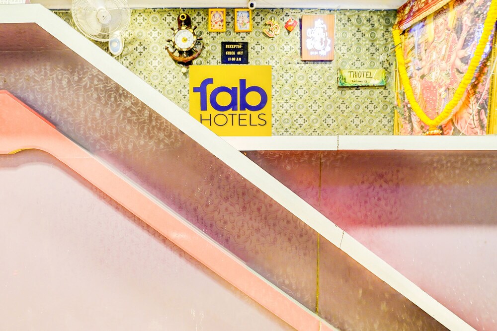 Fabhotel Triotel Inn