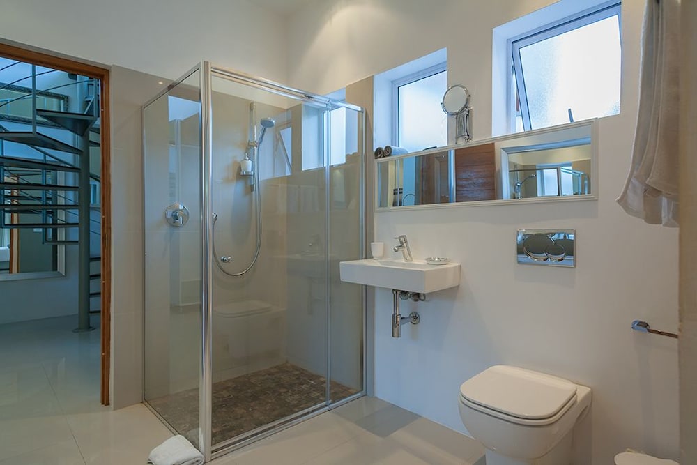 Greenways Beach House