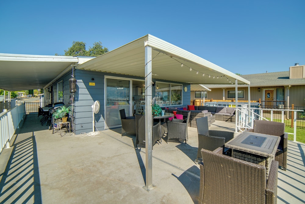 Hot Tub, Views & Dock! Playful Home on Clear Lake