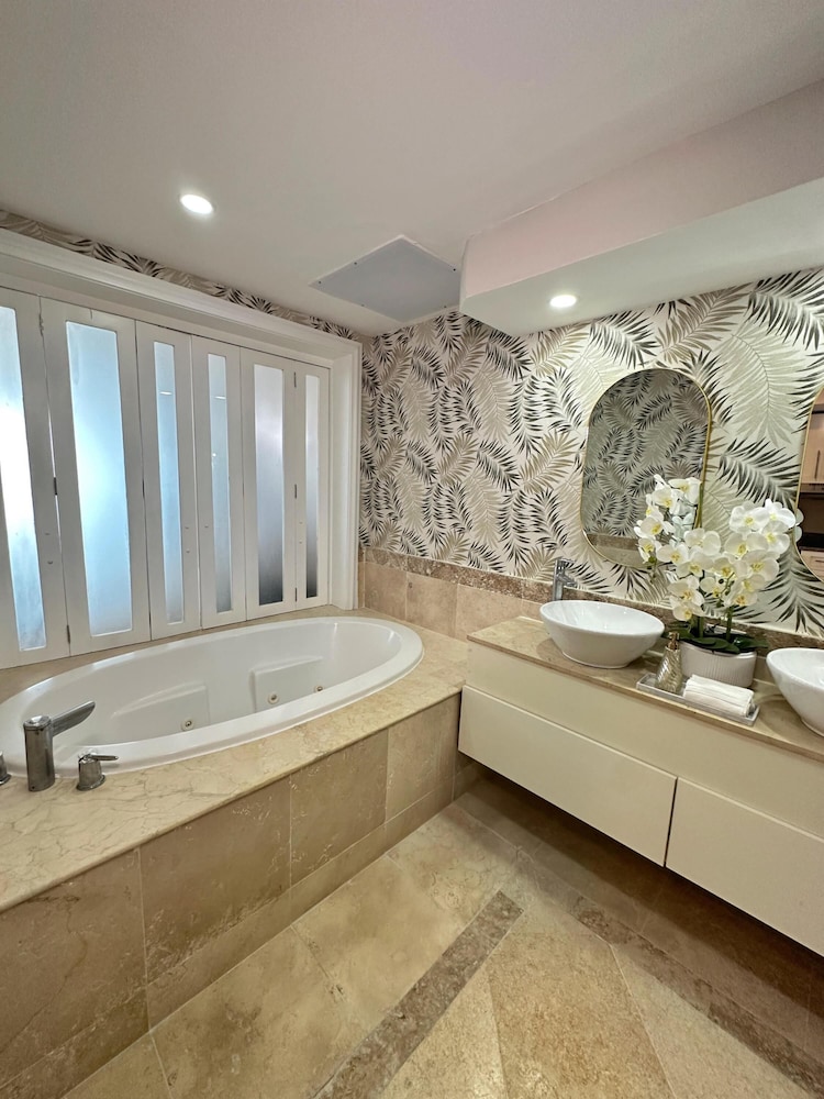 Modern Studio With Ocean View in Punta Palmera