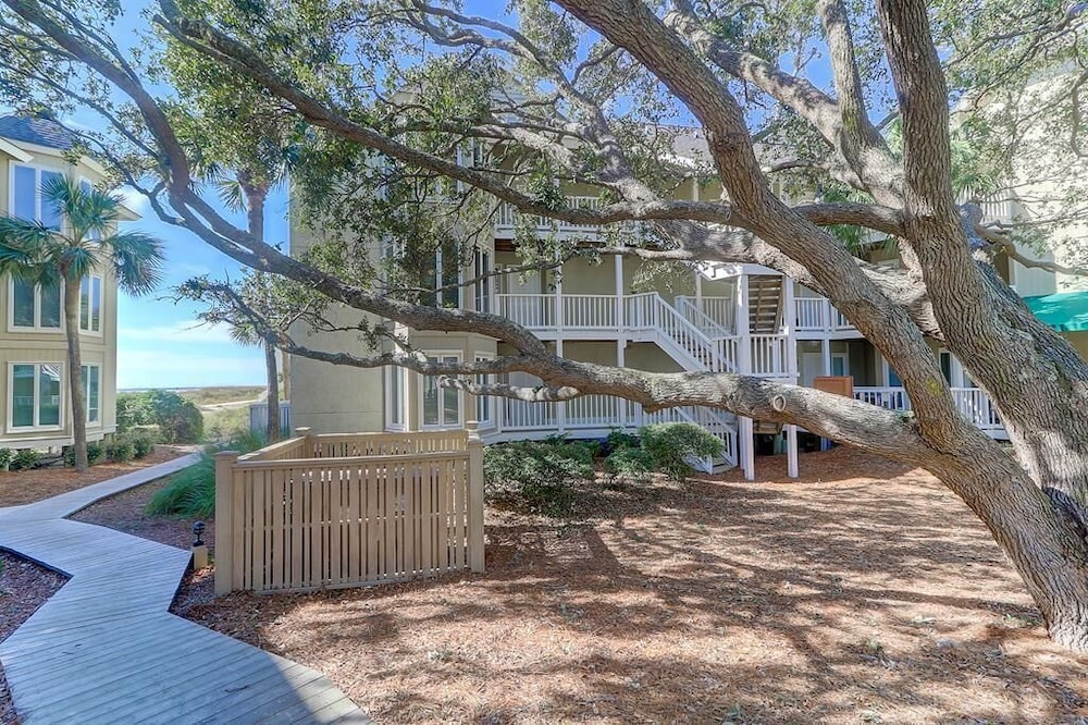 204e Port O Call view 3