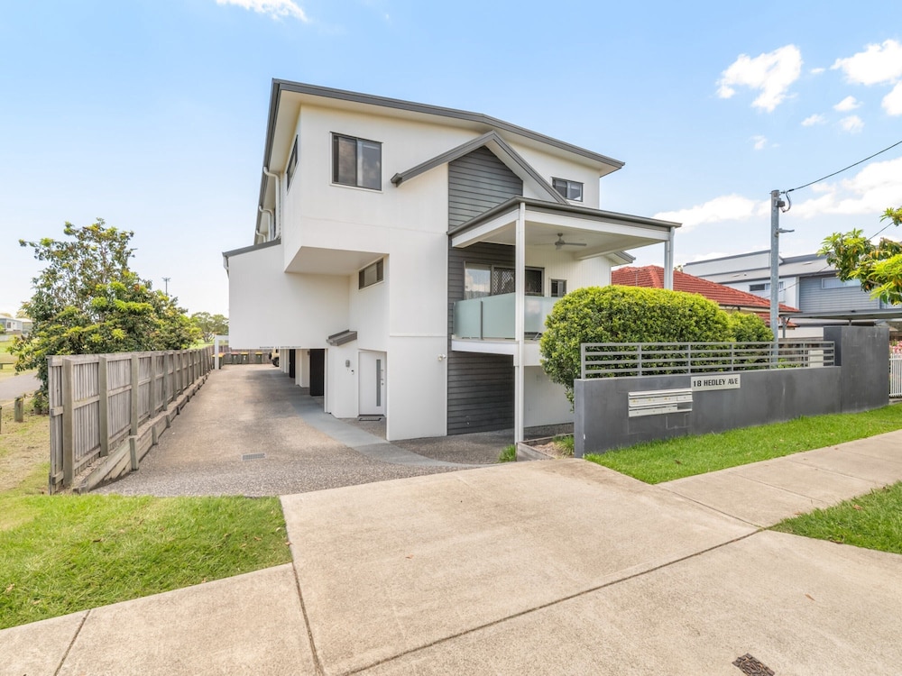 Close to Airport, Cafes, Train & Boondall Wetlands