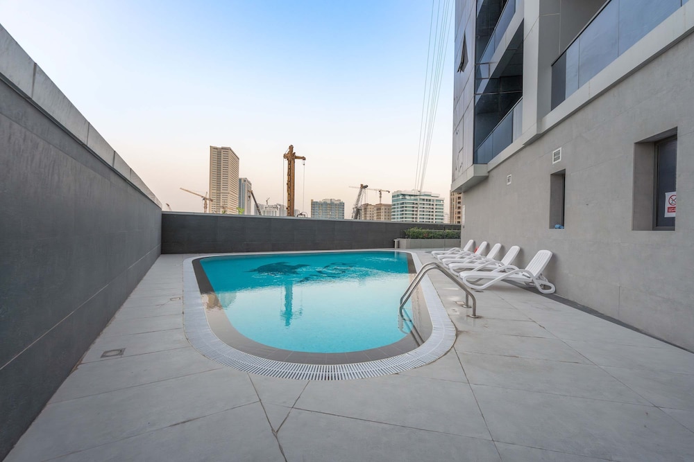 Wadi Al Safa Sleeps 3 Close to Worlds of Adventure