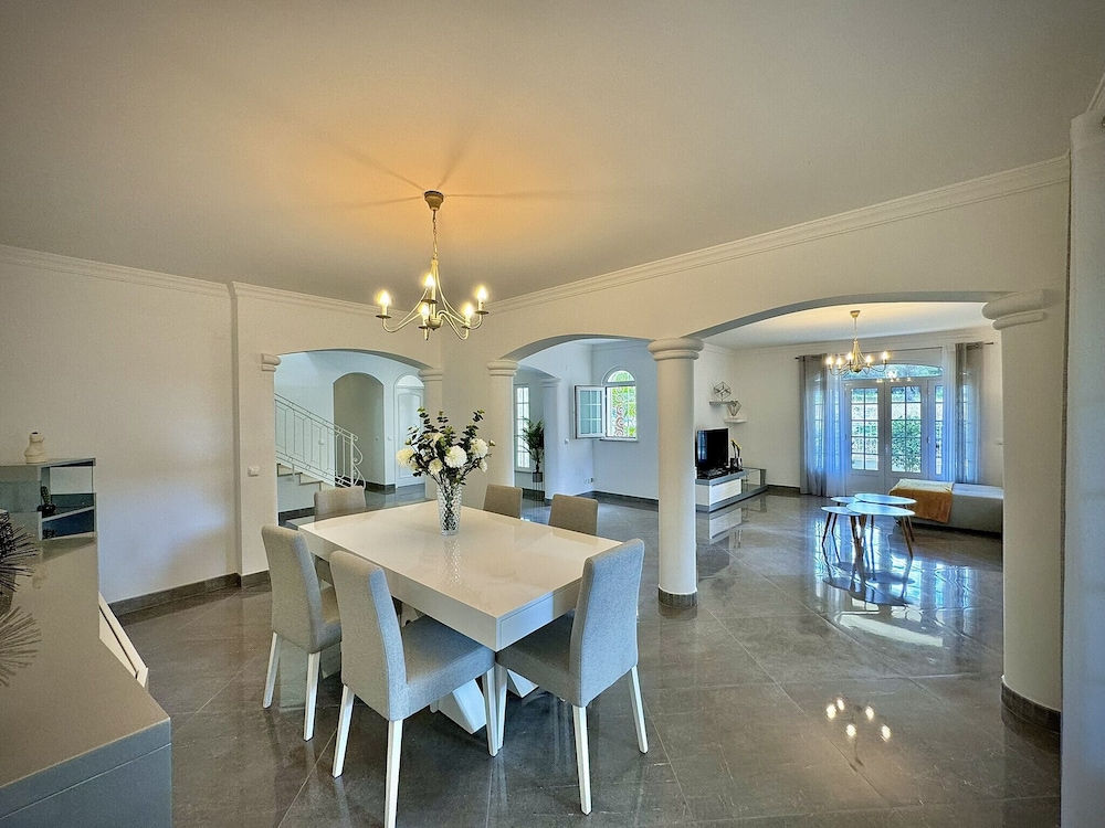 Quarteira Premium Villa by Homing