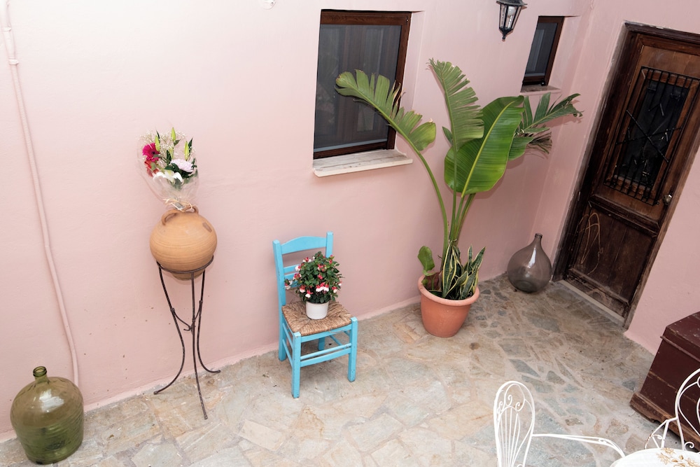 Arionos Rooms