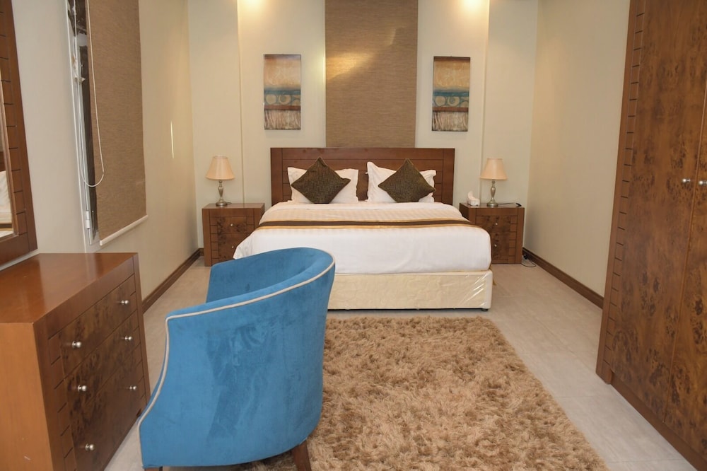 Palm Abhur Villa view 4