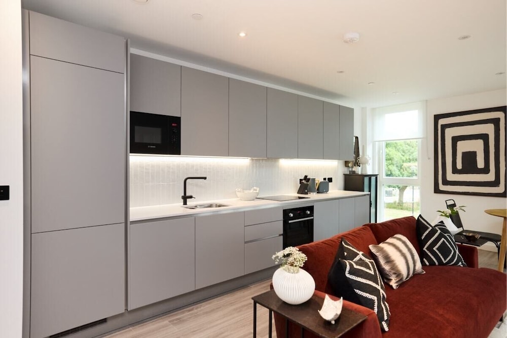 The Tottenham Hale Crib - Trendy 2bdr Flat With Balcony