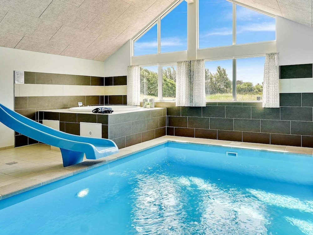 Chic Holiday Home in Hovedstaden near Sea view 2