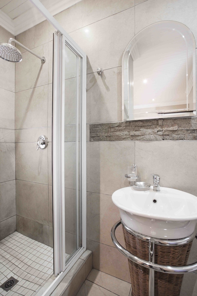 Accommodation @ Van's view 5