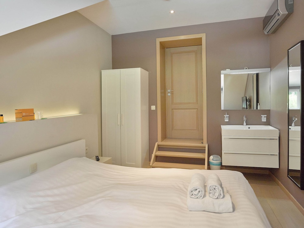 Attractive Holiday Home in Spa With Swimming Pool view 5