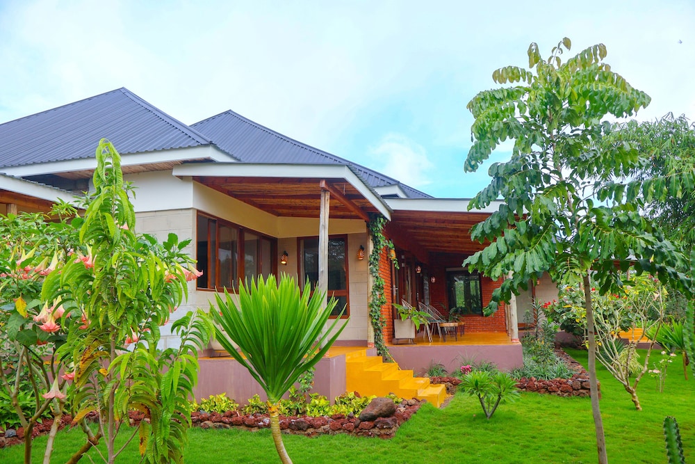 Moonbow Lodge