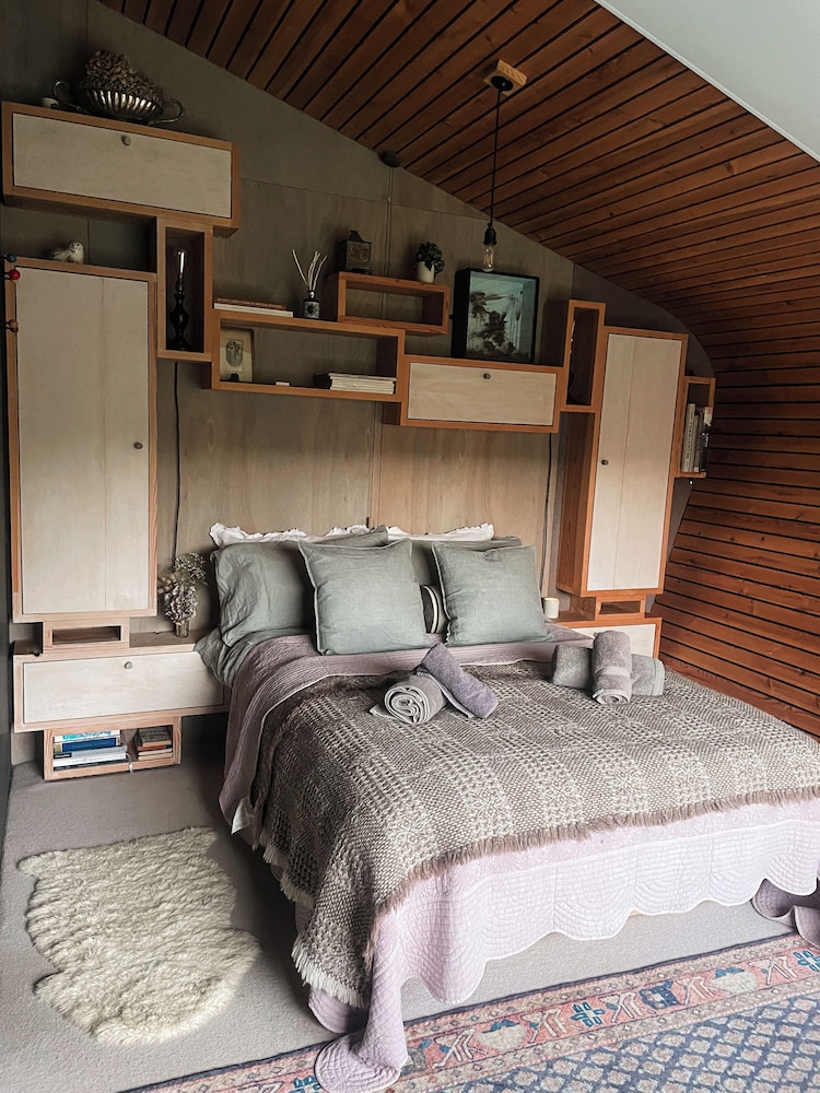 Unique Cabin Wrapped in Beautiful Welsh Scenery