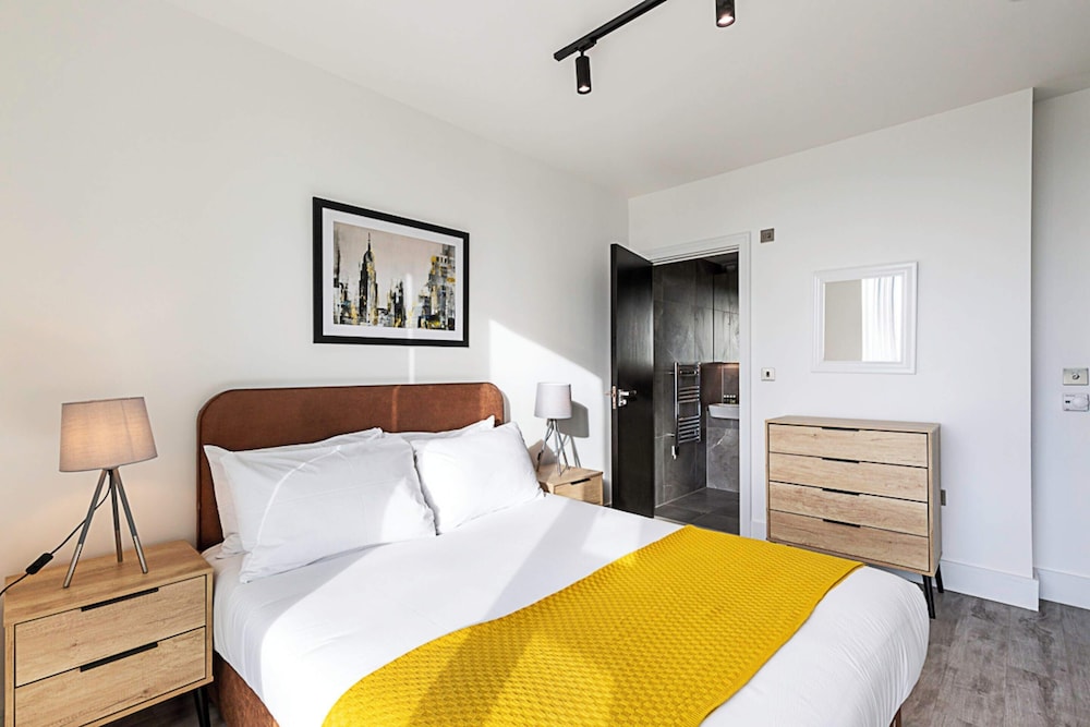 High Rise Apartment in Acton view 3