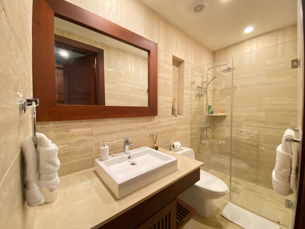 2BR 6 Guest Balcony in Portillo Close to Beach