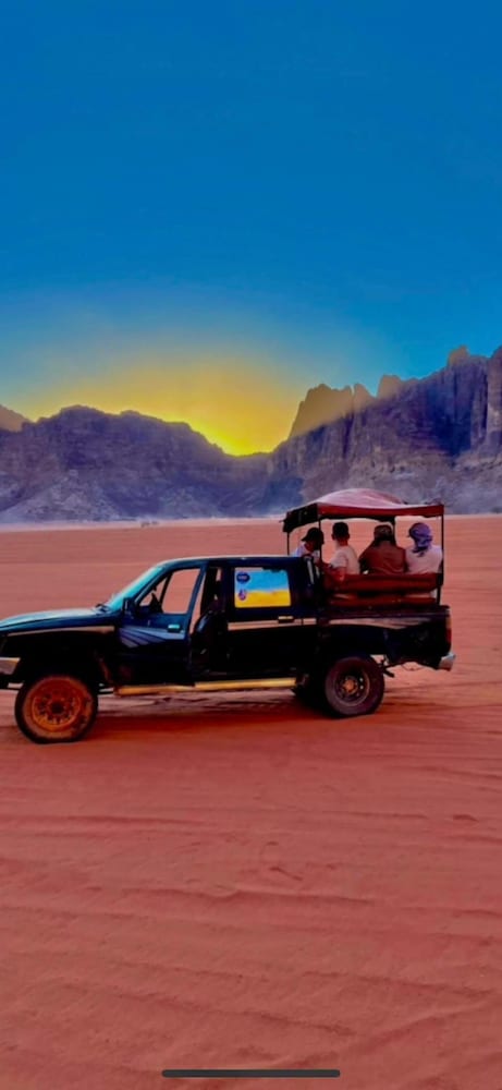 Wadi Rum Hikes & Camp