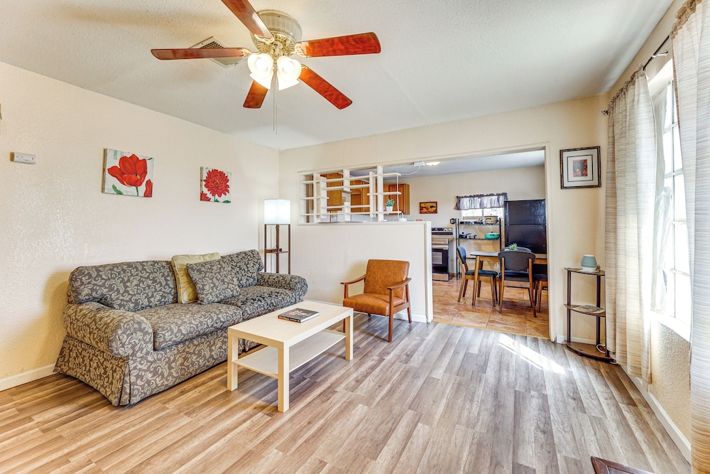 Fenced Yard & Mtn Views: Dog-friendly Superior Gem