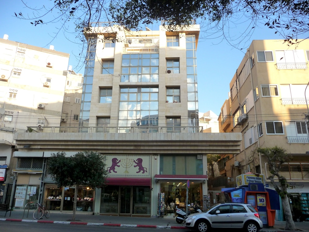 Elena Apartments