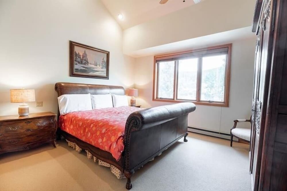 Beaver Creek Resort CO - Townsend Place & Strawberry Park Condos