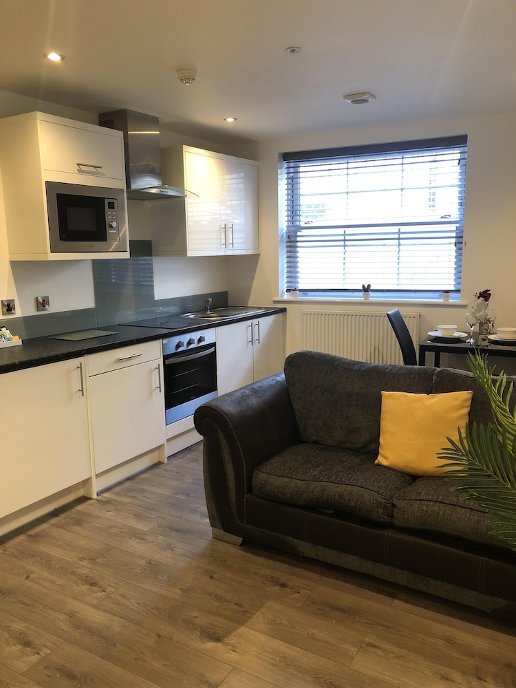 Fox House, Studio Apartments