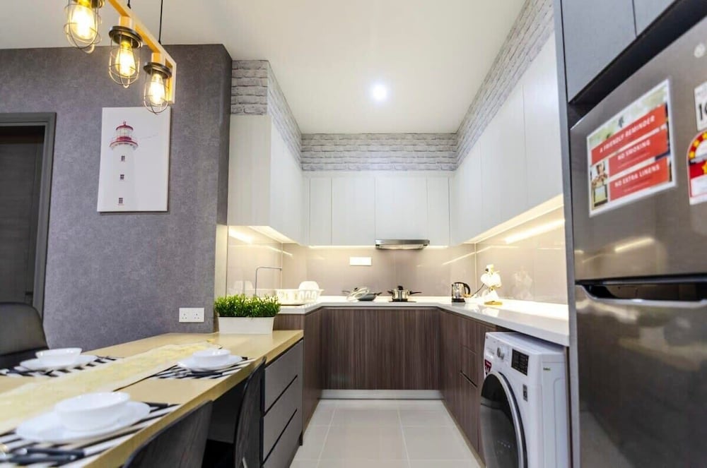 A Stylish & Cozy Suite at Suasana JB 03