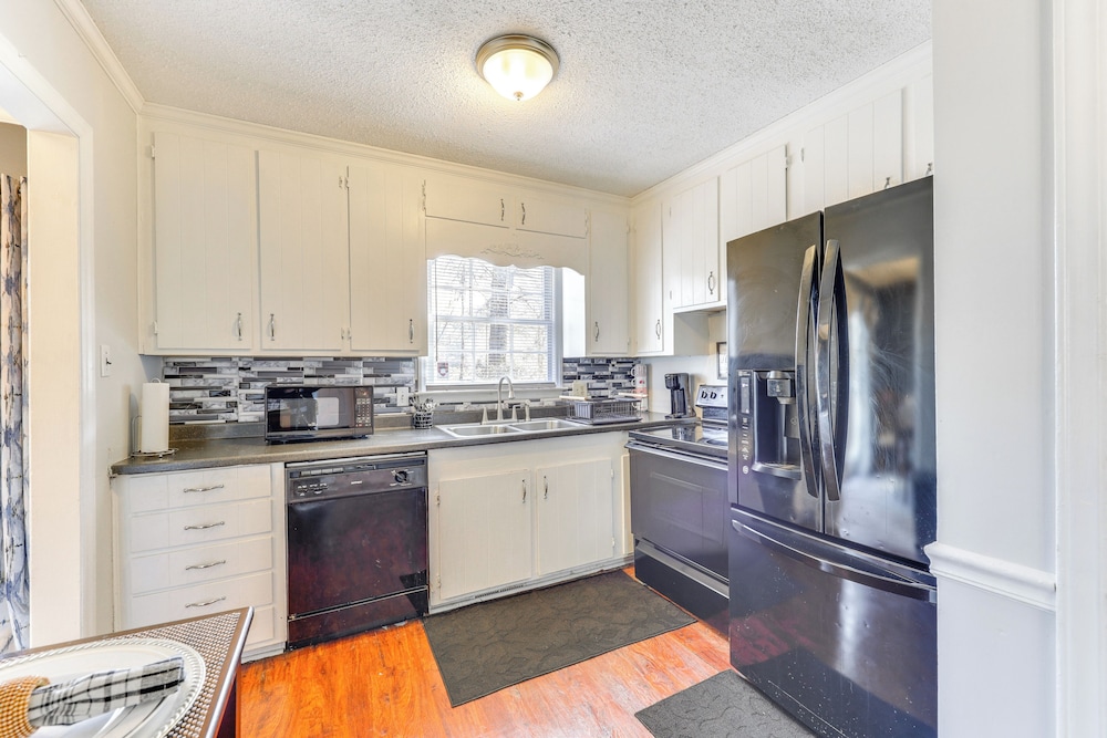 4 Mi to Dtwn: Home w/ Deck & Yard in Wilson