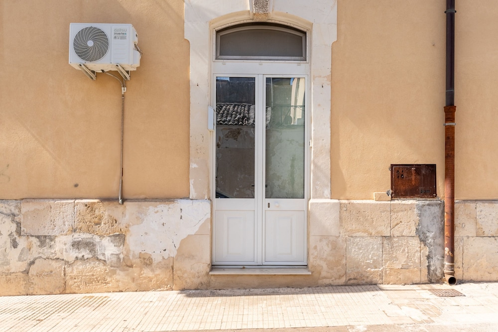 Casetta Ragusa by Wonderful Italy
