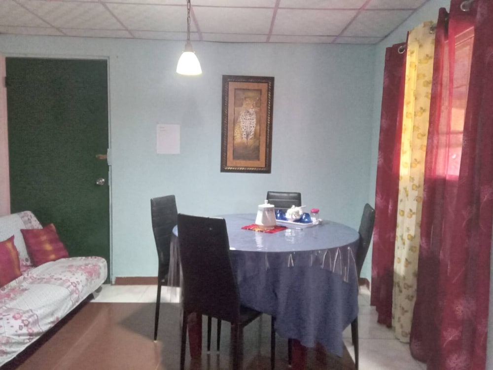 Cozy La Chorrera Villa With Private Patio & Nature Views