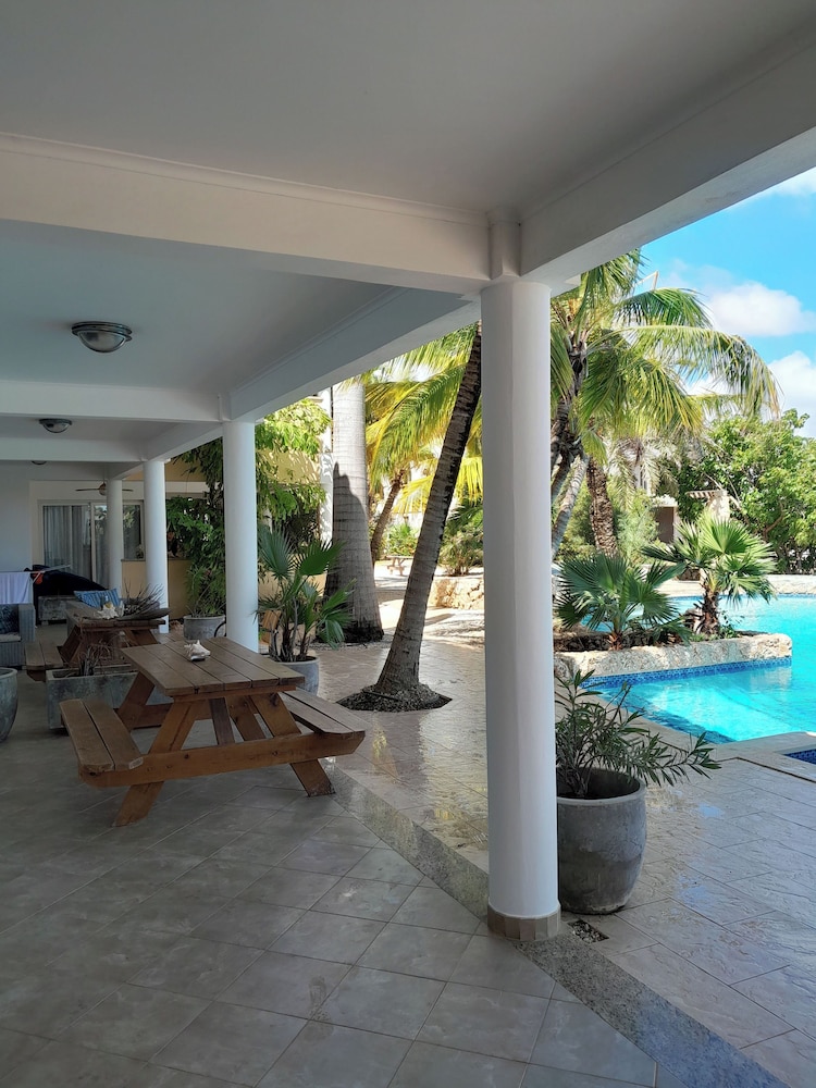 Bella Breeze Resort