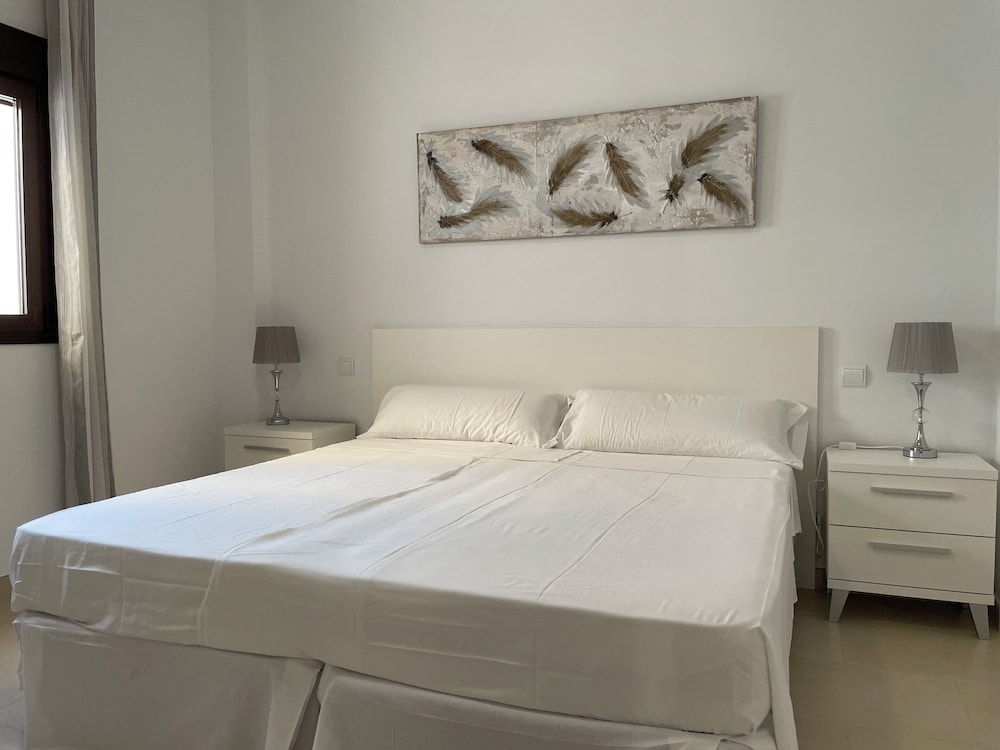 Apartamentos Royal Suites by Croma